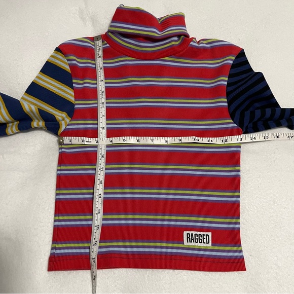 RAGGED JEANS FIGURE TOP - Picture 14 of 14